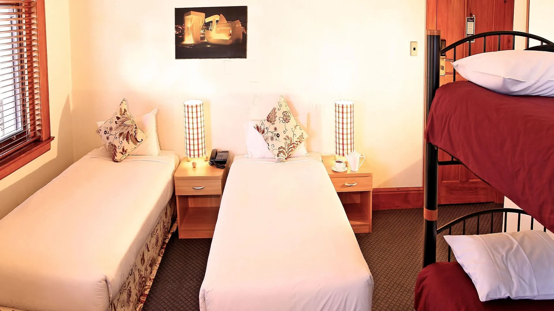 The Cambridge Hotel & Backpackers Wellington