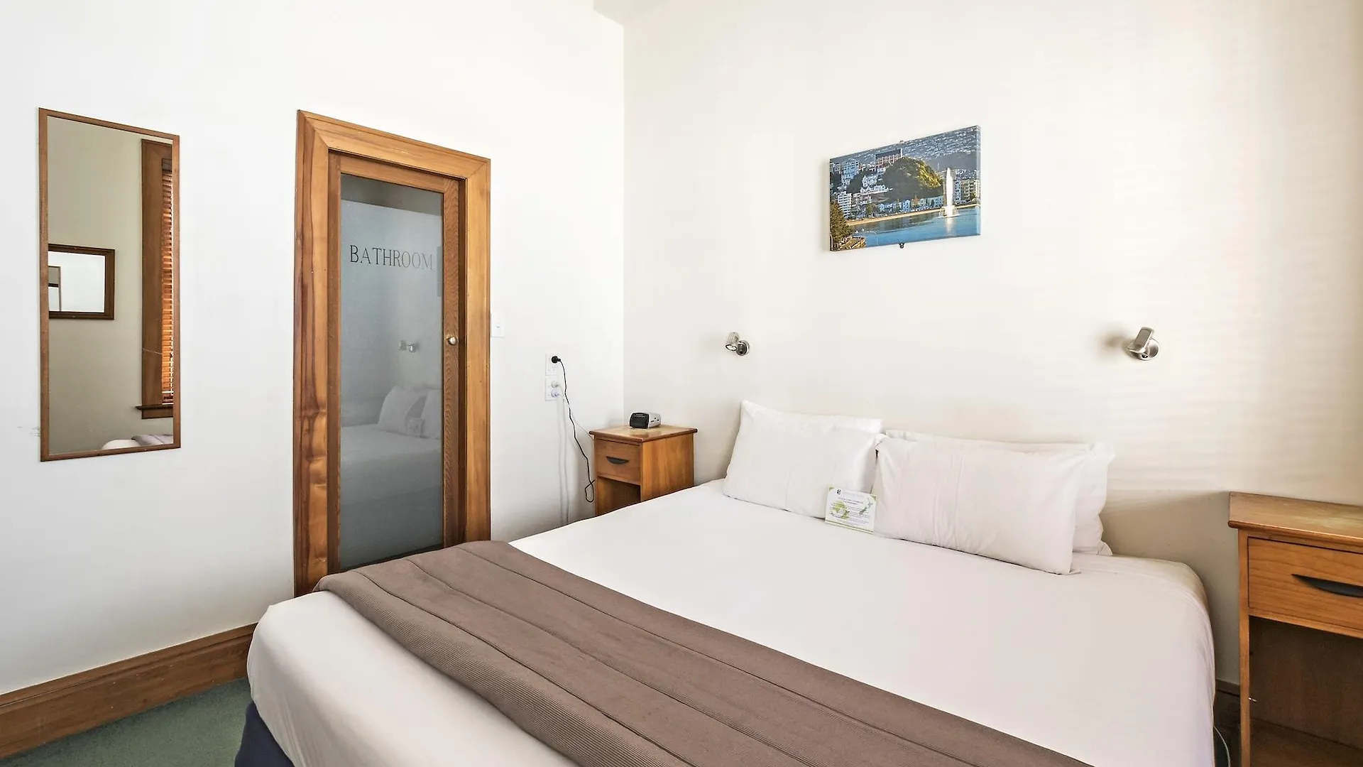 The Cambridge Hotel & Backpackers contacts