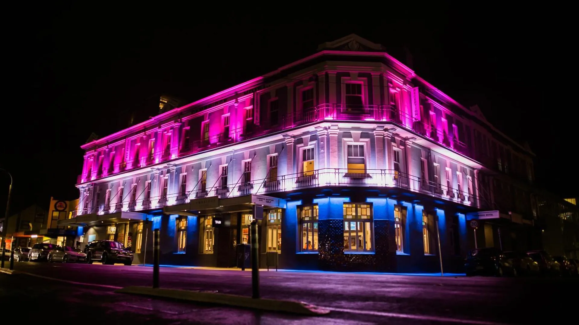 The Cambridge Hotel & Backpackers Wellington