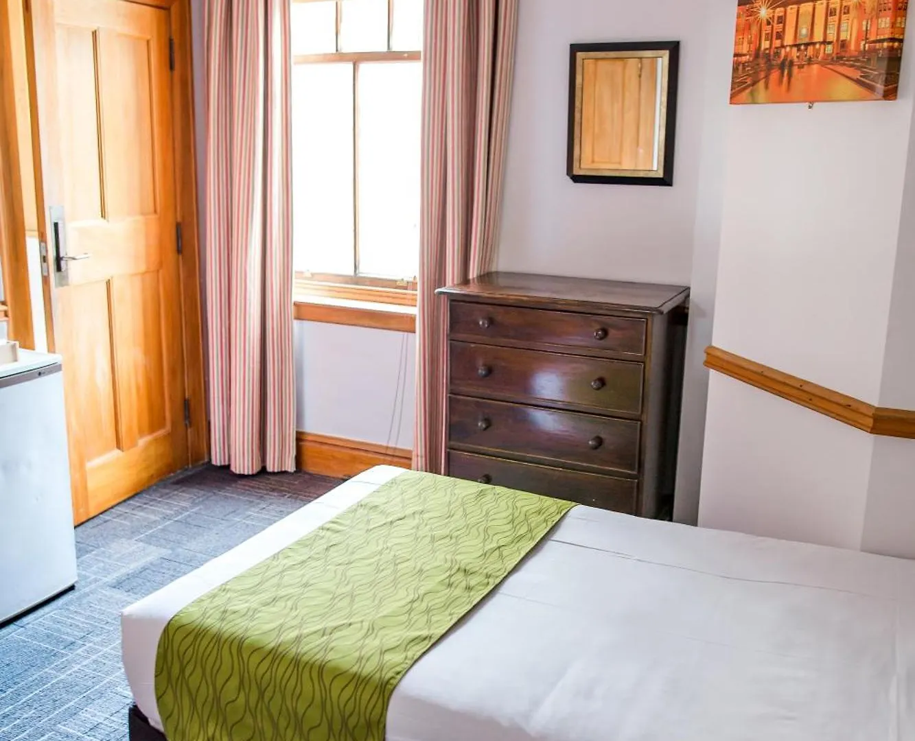 The Cambridge Hotel & Backpackers Wellington Hostel