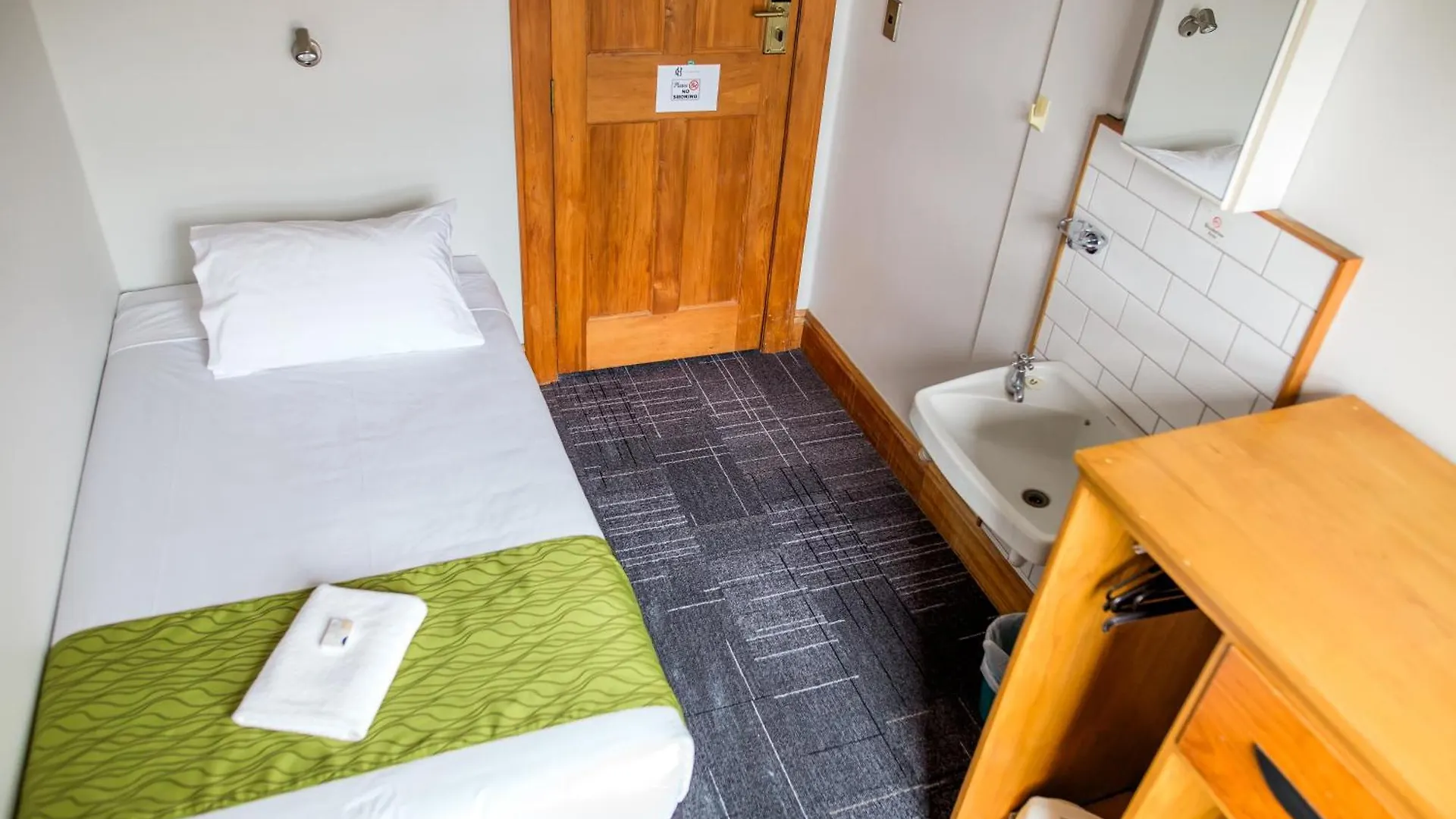 The Cambridge Hotel & Backpackers Wellington New Zealand