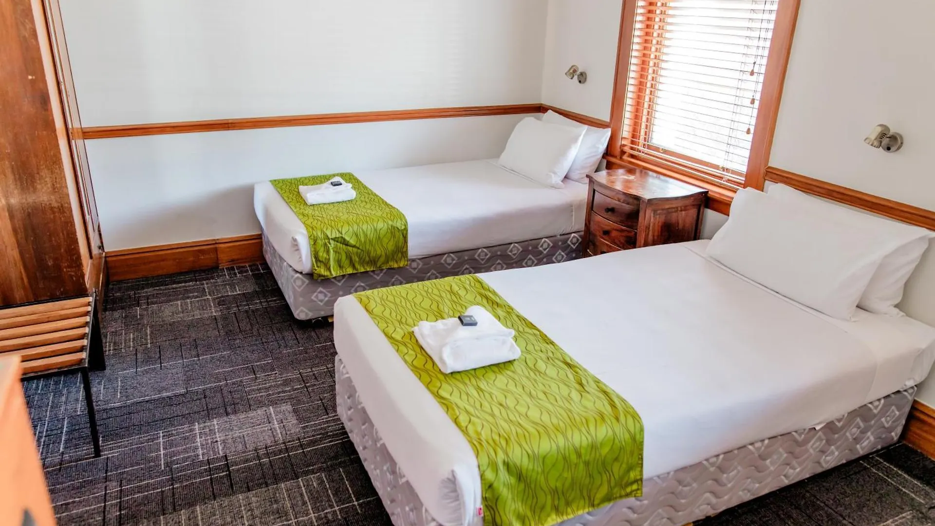 The Cambridge Hotel & Backpackers Wellington Hostel