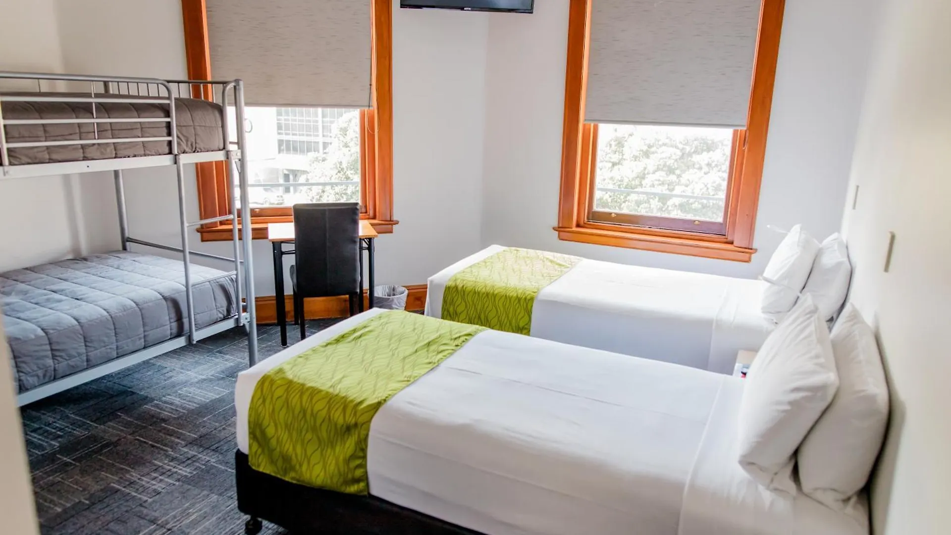 The Cambridge Hotel & Backpackers Wellington Hostel