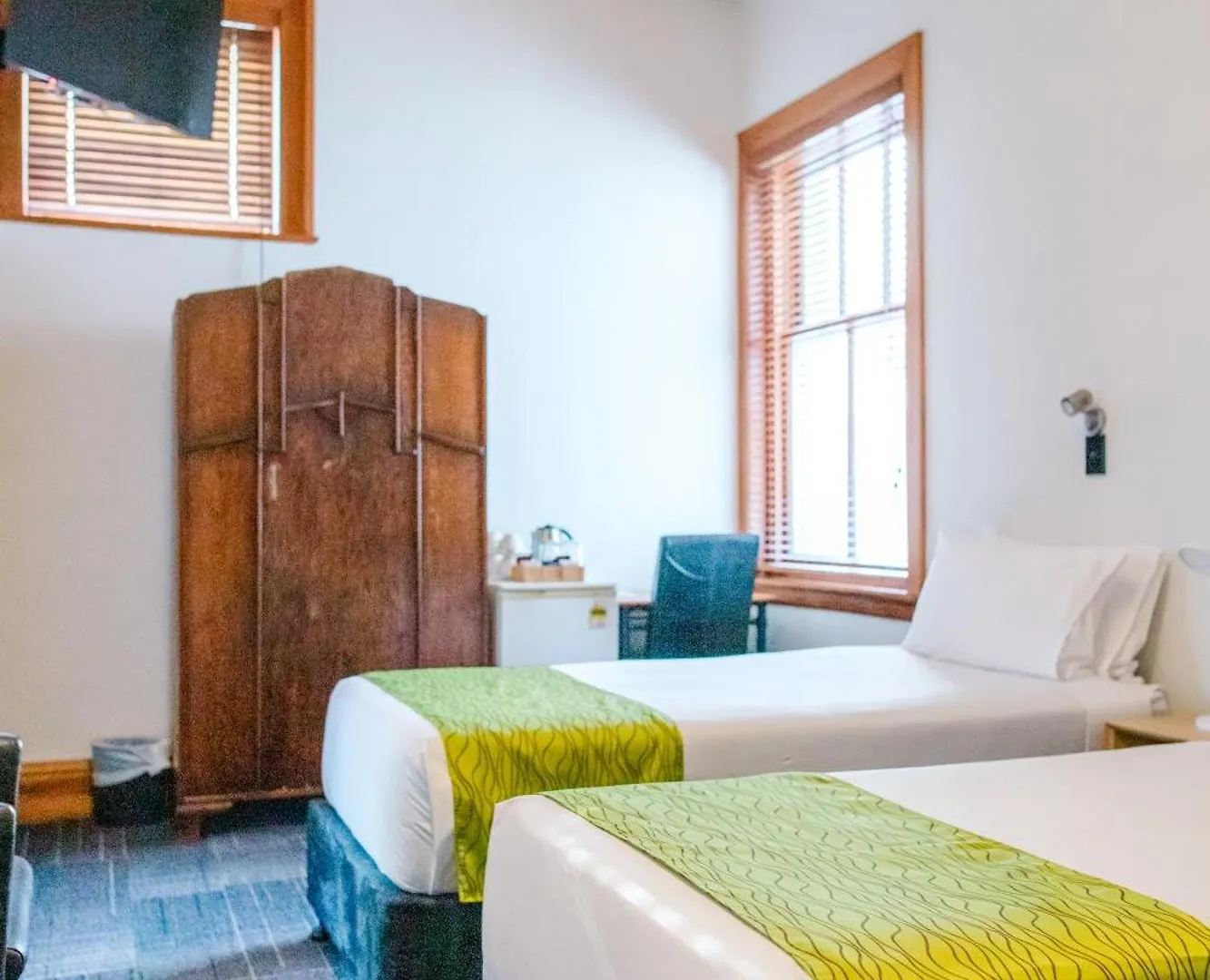 Hostel The Cambridge Hotel & Backpackers Wellington New Zealand