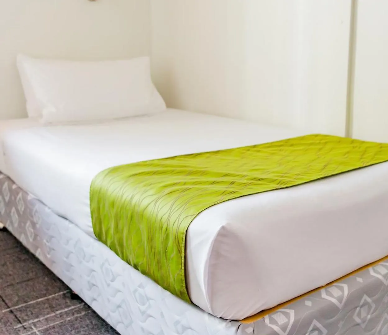 The Cambridge Hotel & Backpackers Wellington