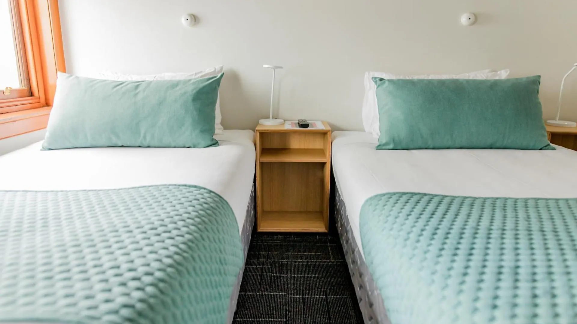 The Cambridge Hotel & Backpackers Wellington Hostel